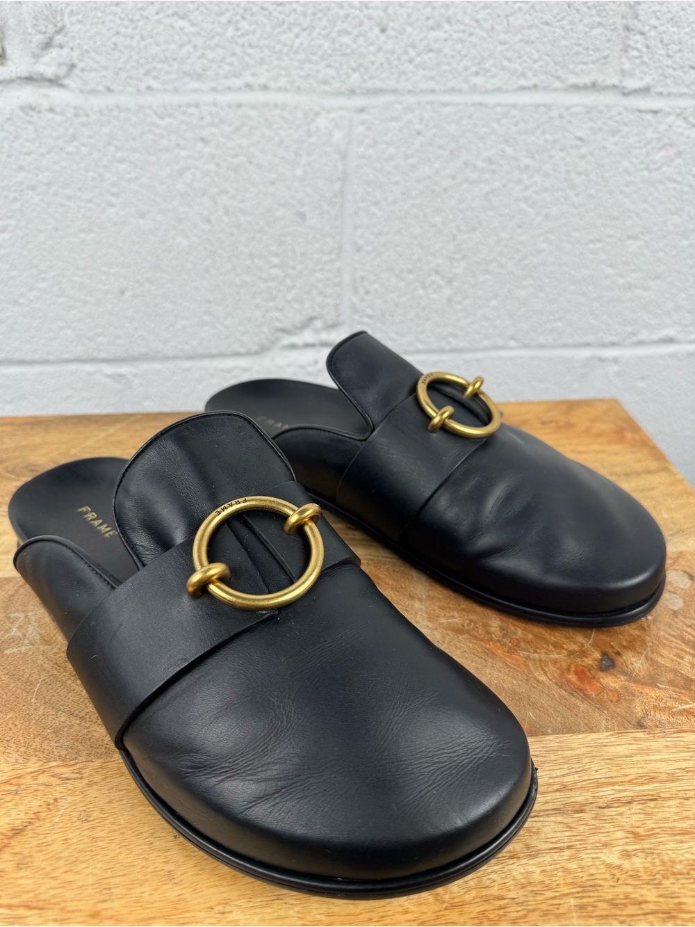 FRAME Le Aspen Black Leather Mule Loafers Slides Gold Hardware EU 39.5 / US 9